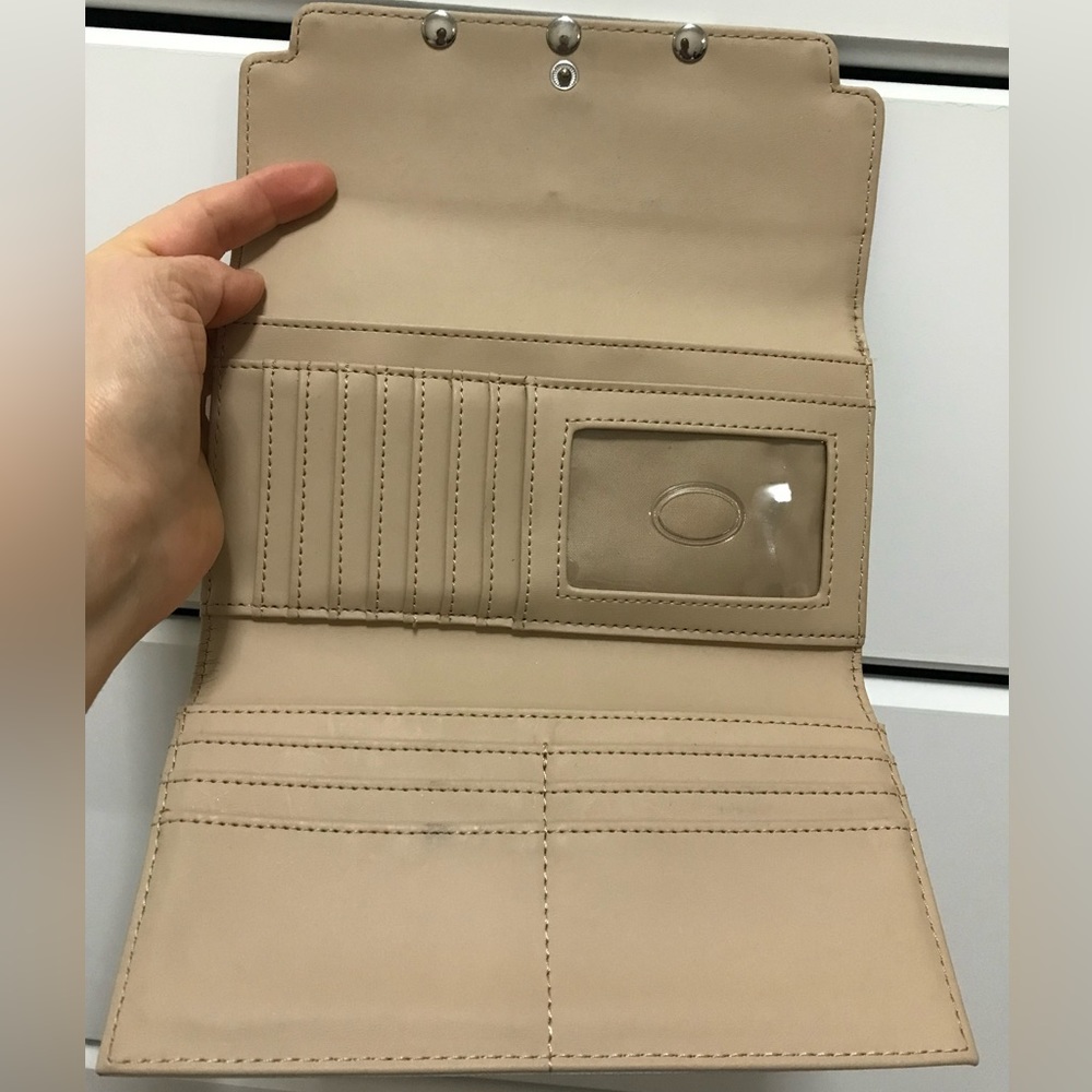 Guess Wallet Gray and White - Picture 8 of 12